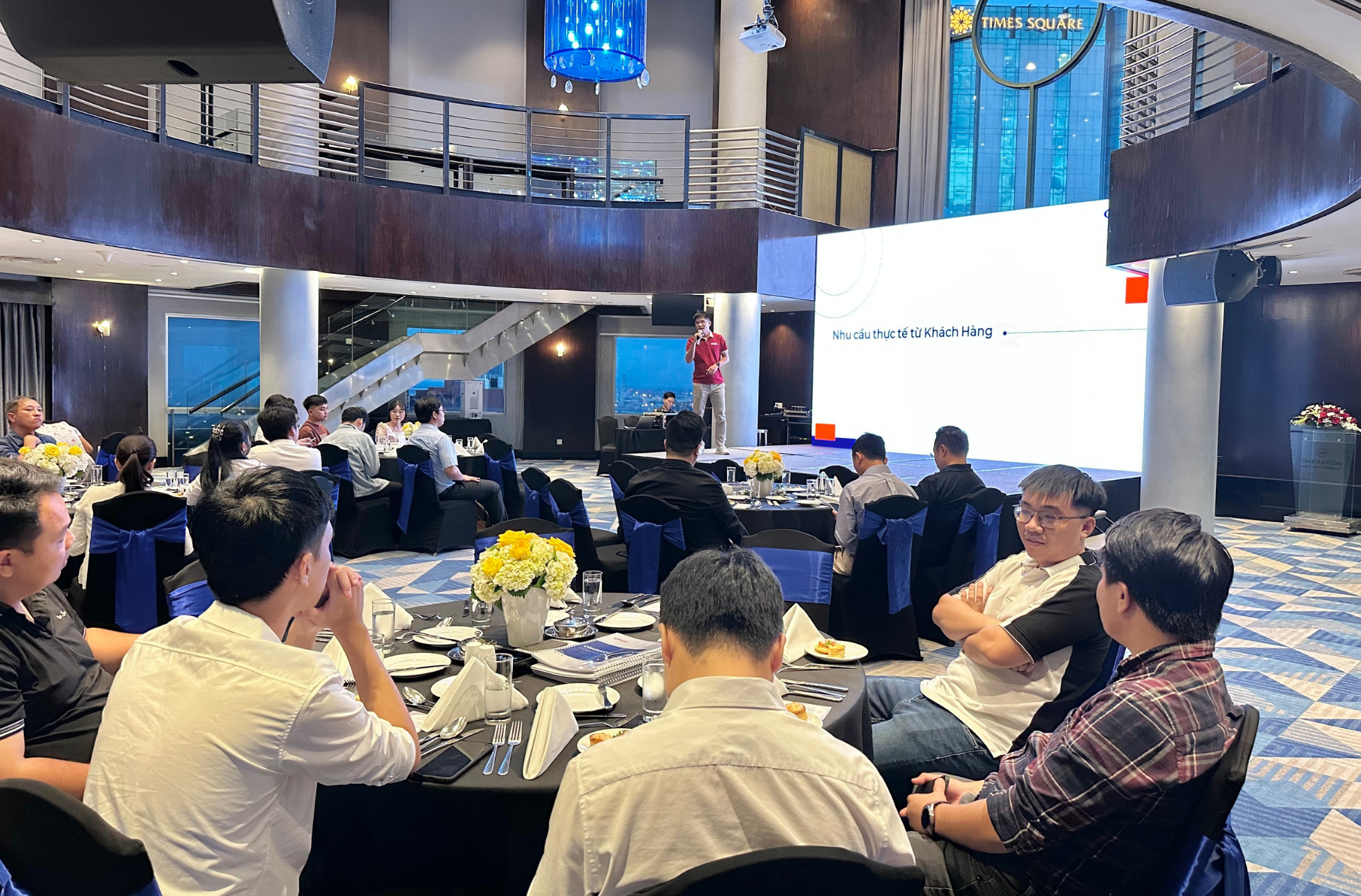 Các diễn giả tham luận tại Hội thảo