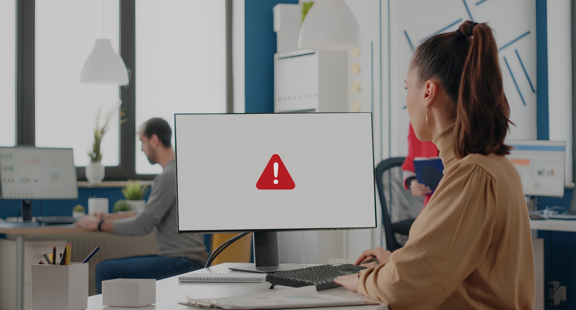 Shadow AI là gì? Rủi ro rò rỉ dữ liệu và cách doanh nghiệp kiểm soát hiệu quả