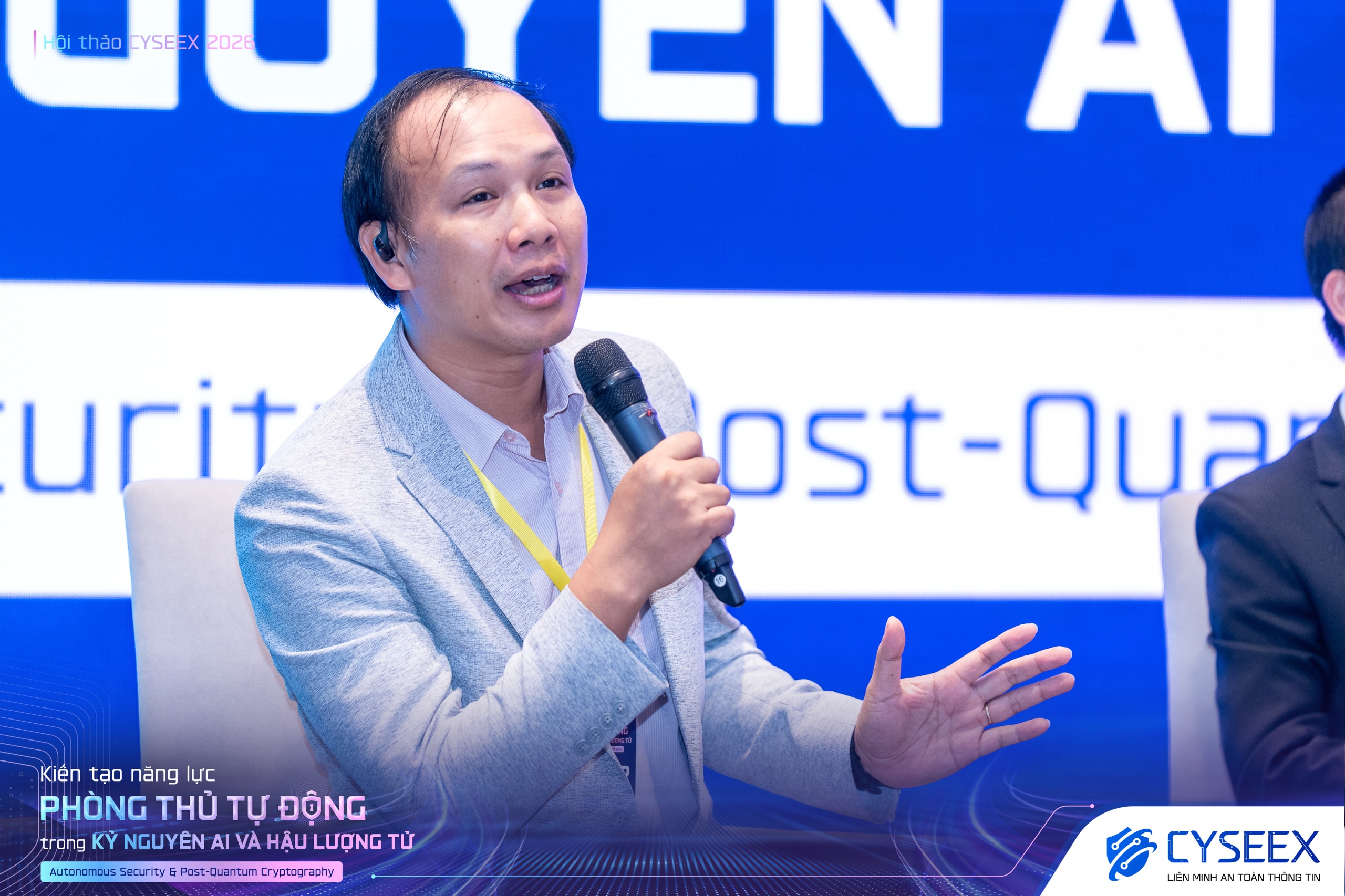 Tiến sĩ Nguyễn Thanh Bình – Chuyên gia tư vấn an ninh toàn cầu từ FPT IS – đảm nhận vai trò điều phối phiên Tọa đàm “Kiến tạo năng lực phòng thủ tự động trong kỷ nguyên AI và hậu lượng tử”.